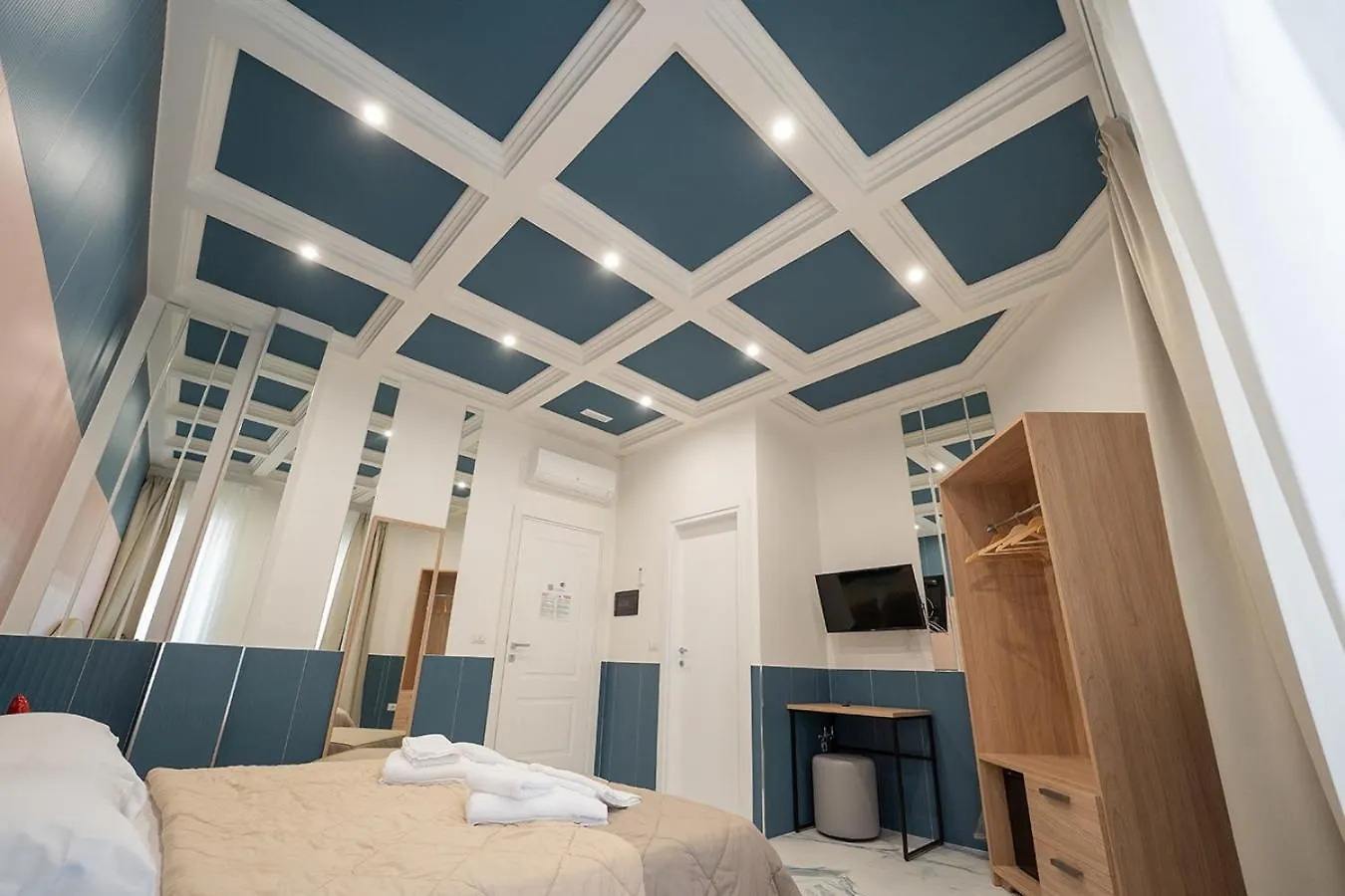 Medina Art & Lifestyle H., By Clapa Group Dislocated Hospitality Hotel Naples 0*,  Italy